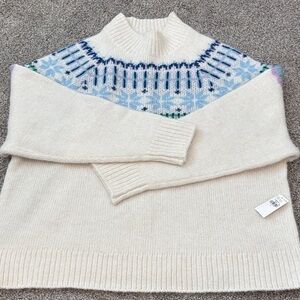 Old Navy Women's Cream and Blue Patterned Sweater